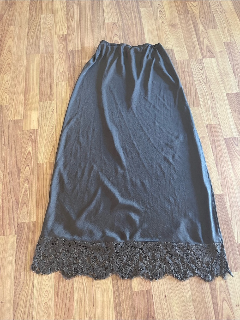 Brown Lace-Hem Maxi Skirt with side slit